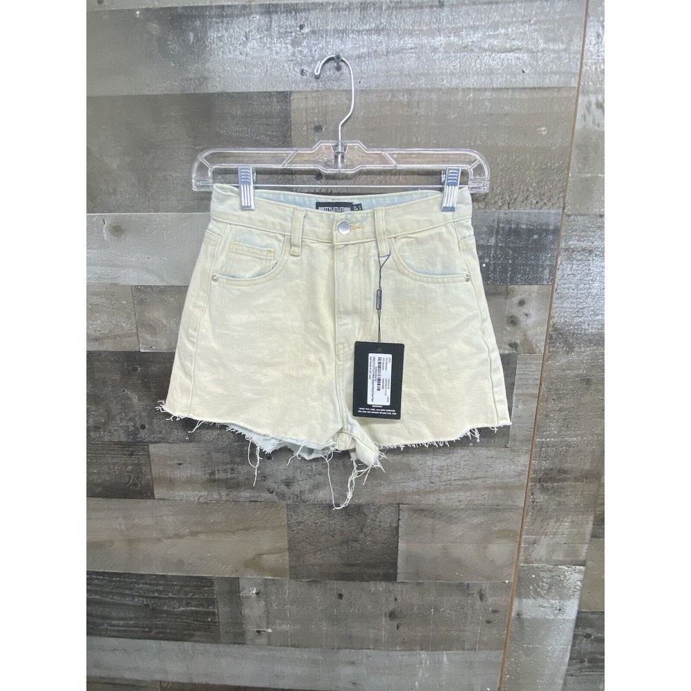 Pretty Little Thing Bleach Wash Raw Hem Denim Hot Pants Size 0
